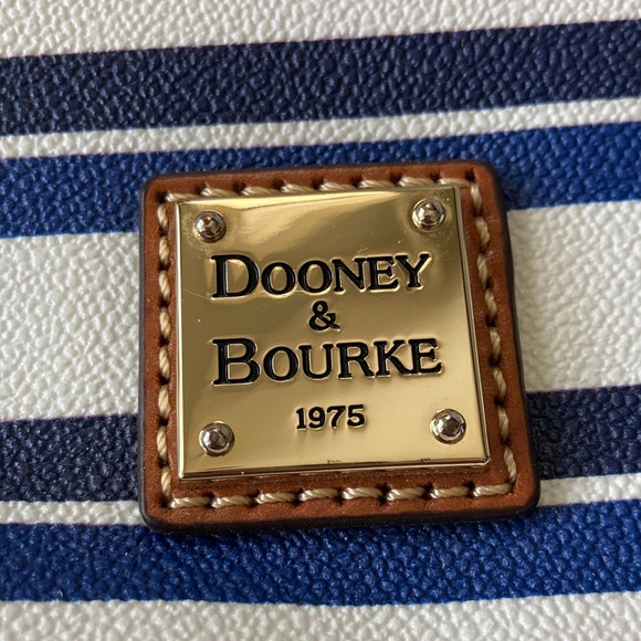 Dooney & Bourke purse - Picture 3 of 3